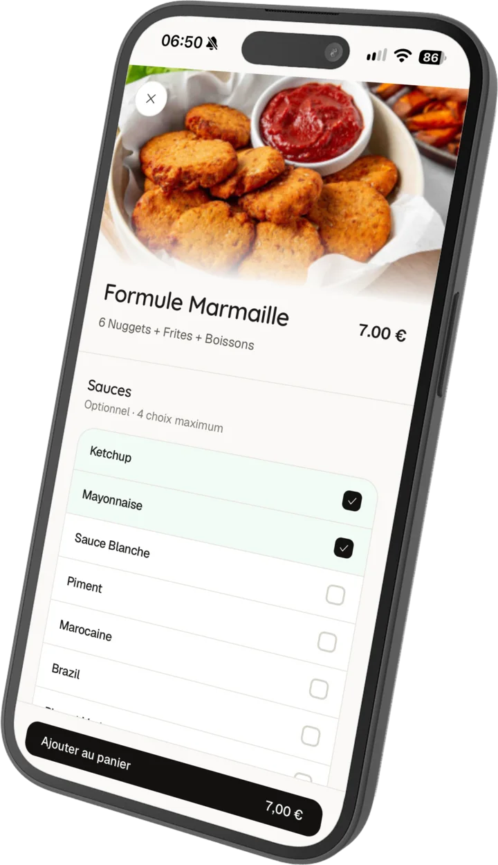 Un plat composé sur téléphone : ses sauces cochées, et le bouton pour l'ajouter au panier