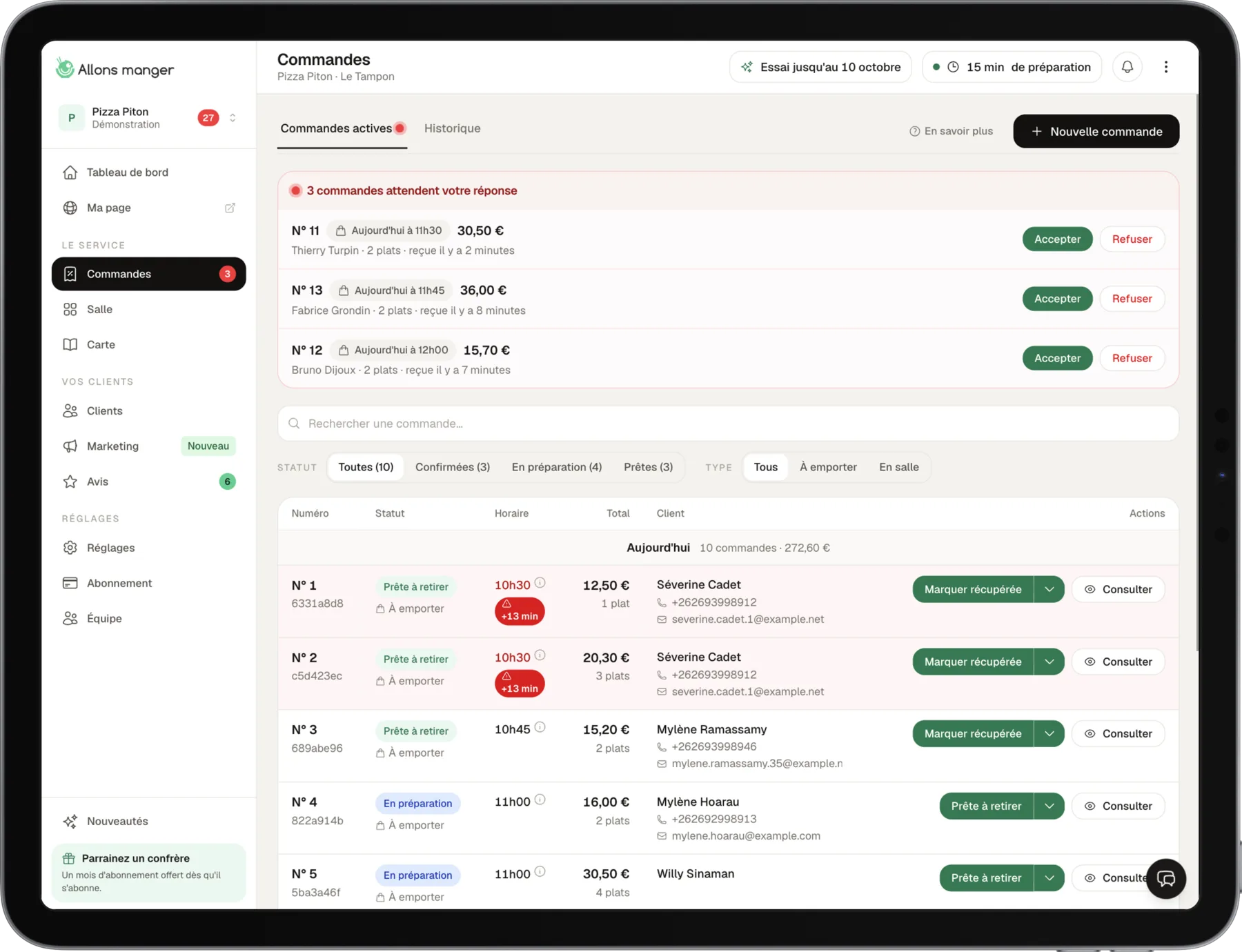 La file des commandes sur tablette : trois commandes à accepter, puis le service du jour rangé par heure de retrait